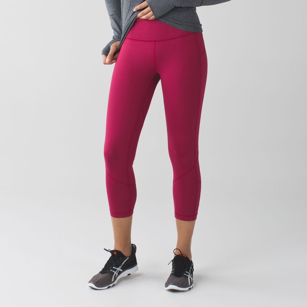 Berry Rumble Lululemon Pace Rival Crop, size 10